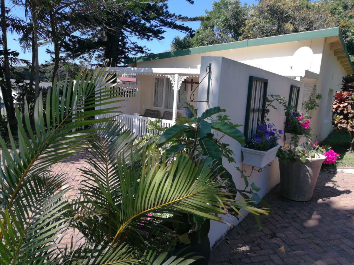 Eight Palms Hotel Port Edward Kültér fotó